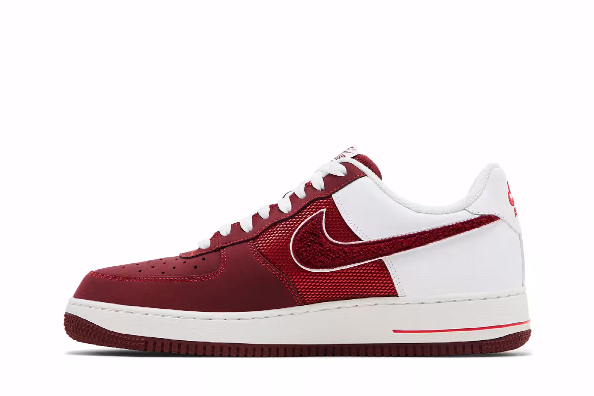Nike Air Force 1 Low Hyper Red, view 4