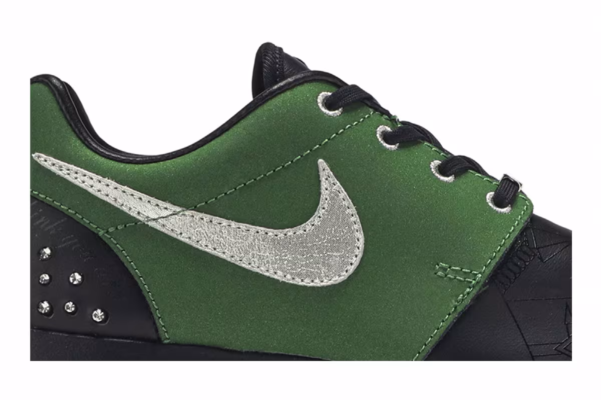Nike Women's Rosherun DB Doernbecher, view 3
