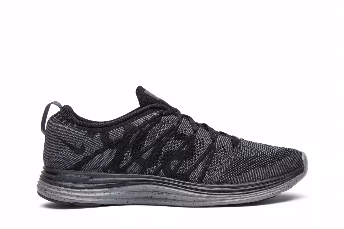 Supreme x Nike Flyknit Lunar1+ Black, view 2