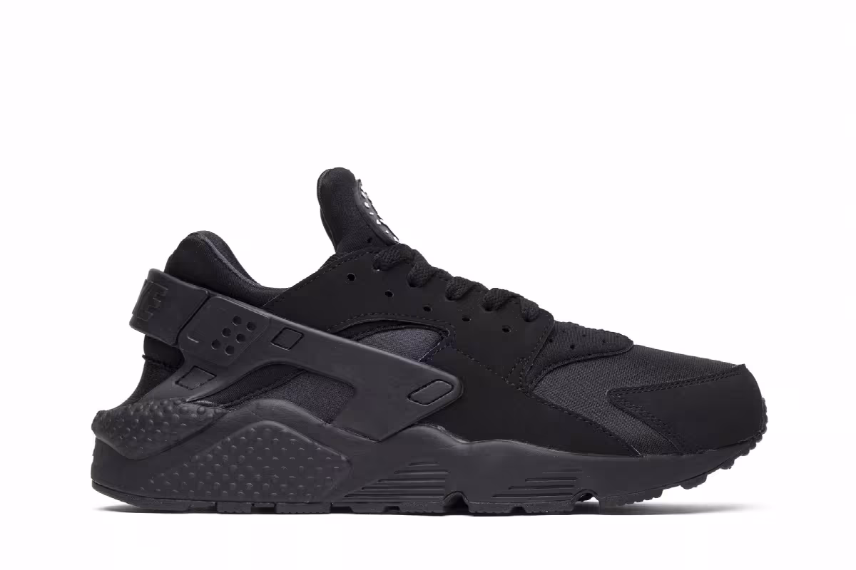 Nike Air Huarache Triple Black, view 2