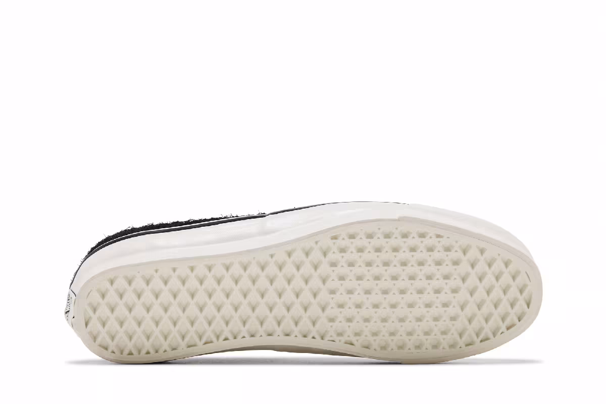 Vans Authentic Premium Studded Black White, view 5