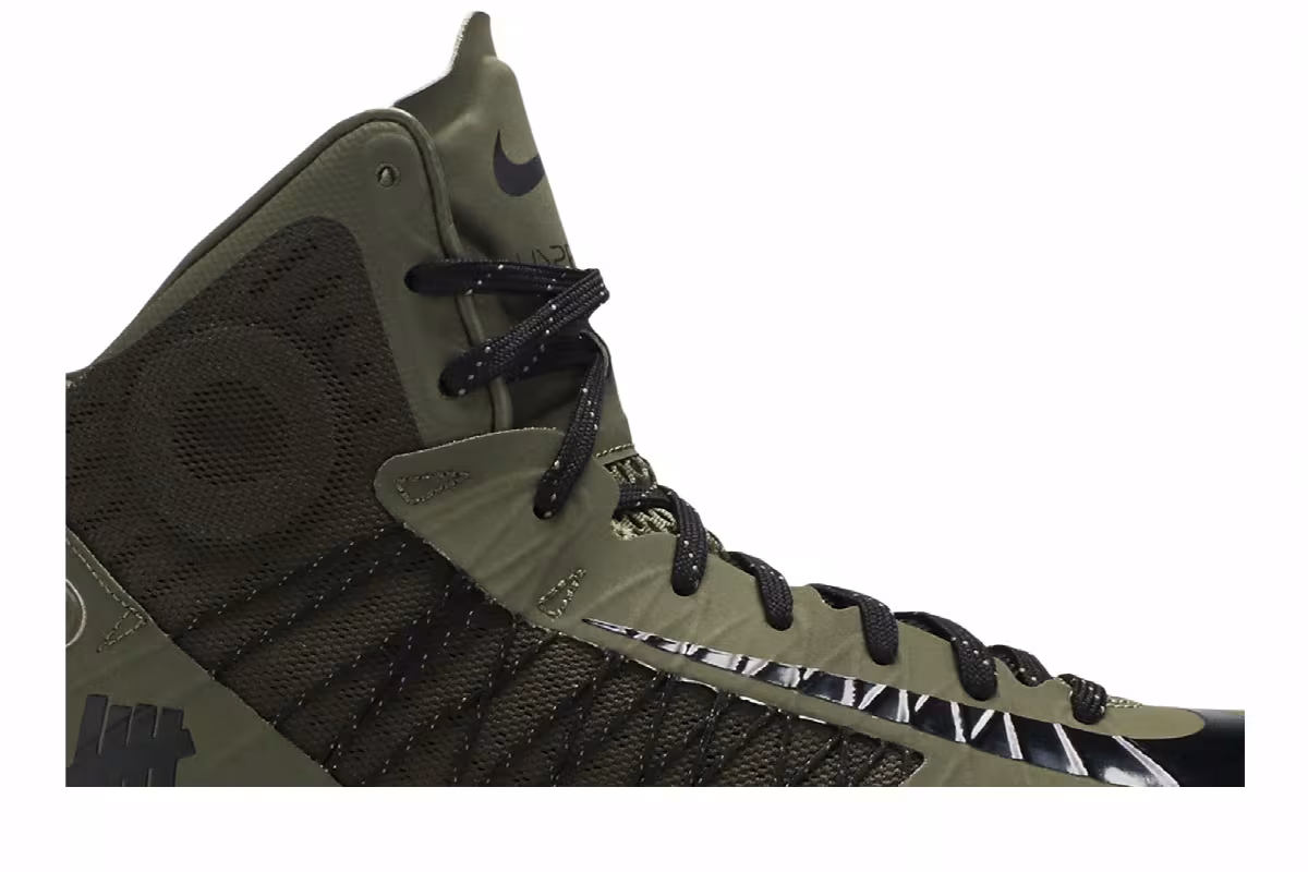 Undefeated x Nike Hyperdunk SP Olive, view 3