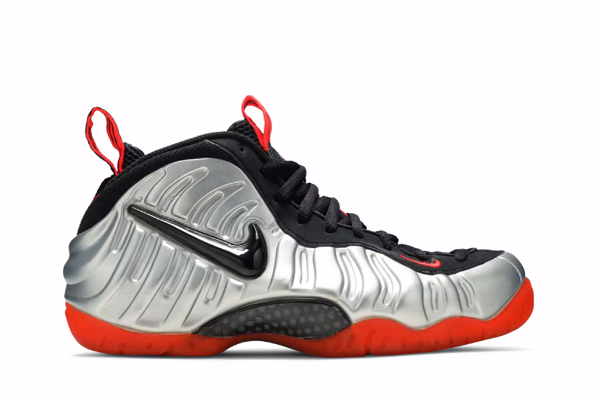 Nike Air Foamposite Pro Crimson, view 2