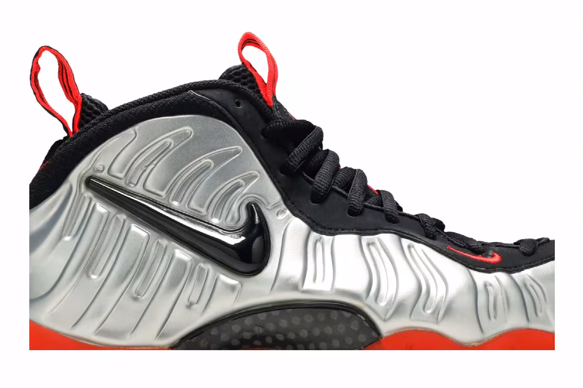 Nike Air Foamposite Pro Crimson, view 3