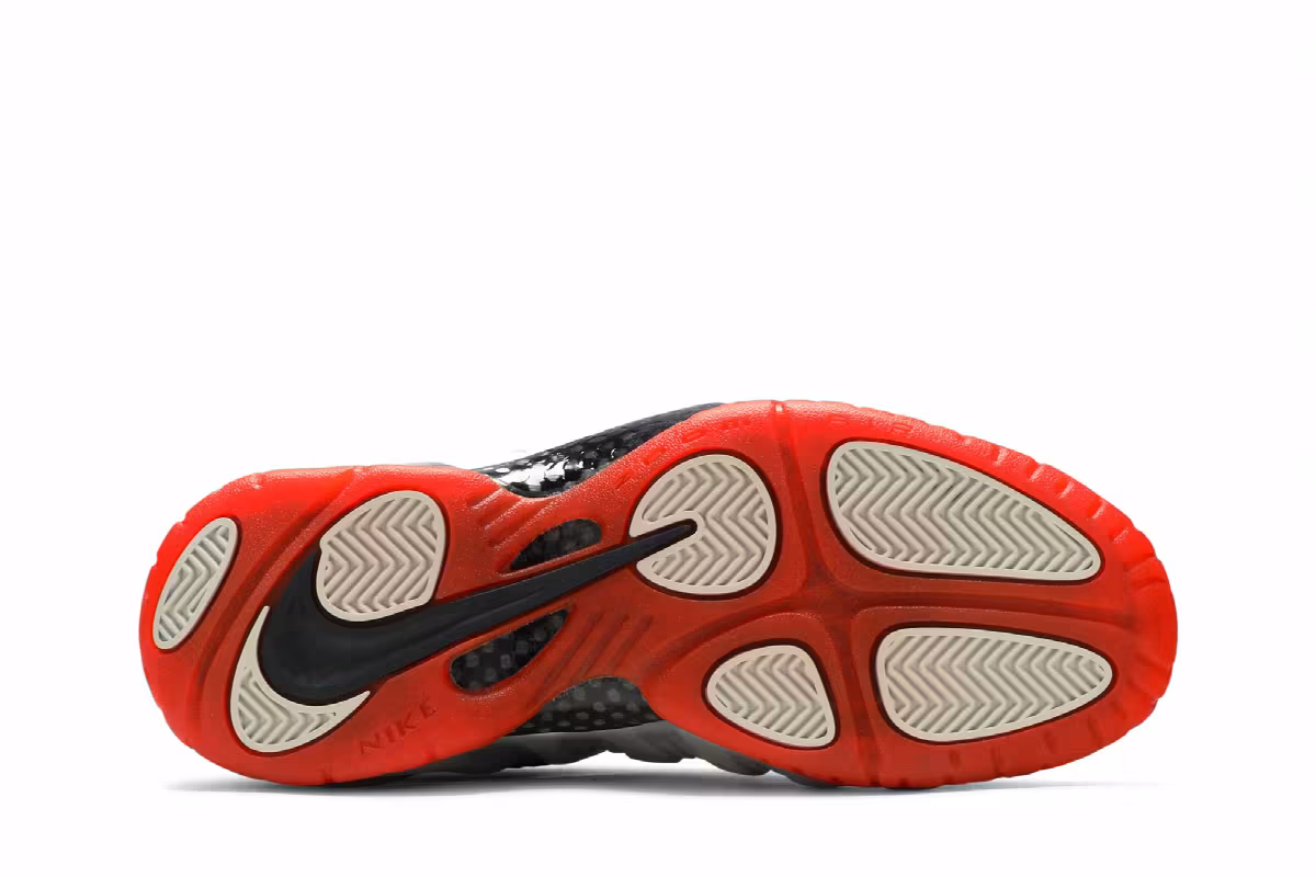 Nike Air Foamposite Pro Crimson, view 5