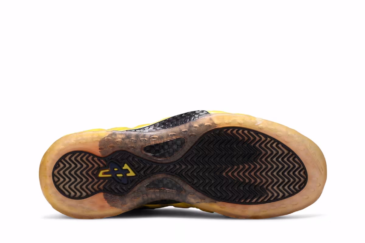 Nike Air Foamposite One Electrolime, view 5