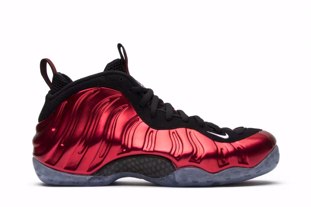 Nike Air Foamposite One Metallic Red 2012, view 2