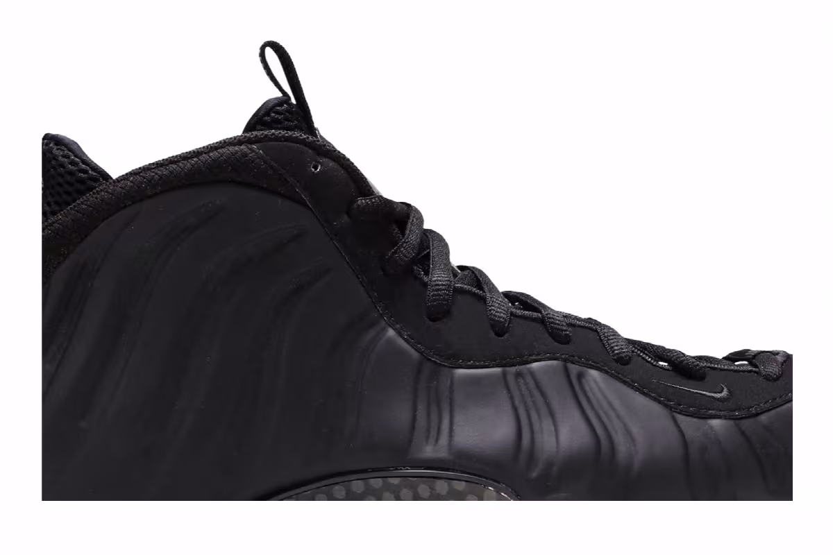 Nike Air Foamposite One Stealth, view 3