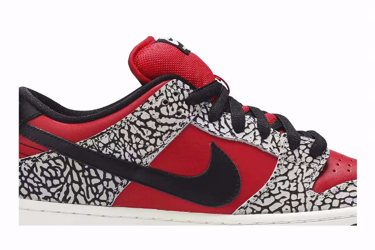 Supreme x Nike Dunk Low Premium SB Red Cement, view 3