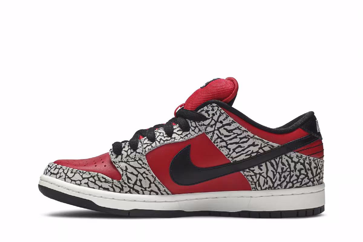 Supreme x Nike Dunk Low Premium SB Red Cement, view 4
