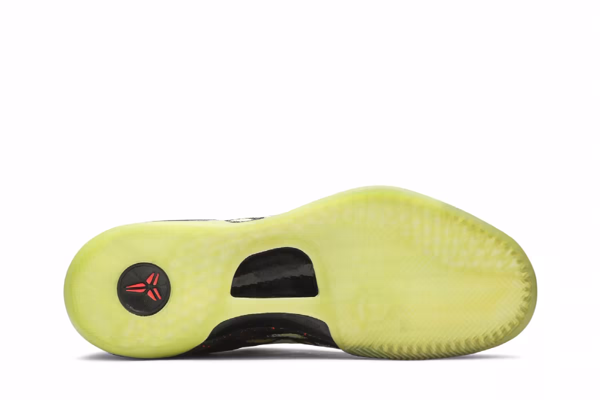Nike Kobe 8 Christmas, view 5