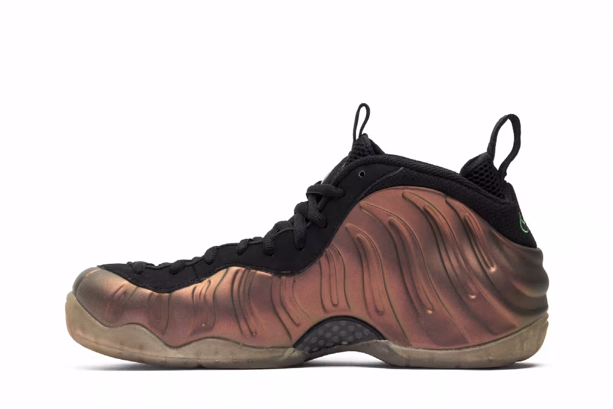 Nike Foamposite Pro gym green, view 4