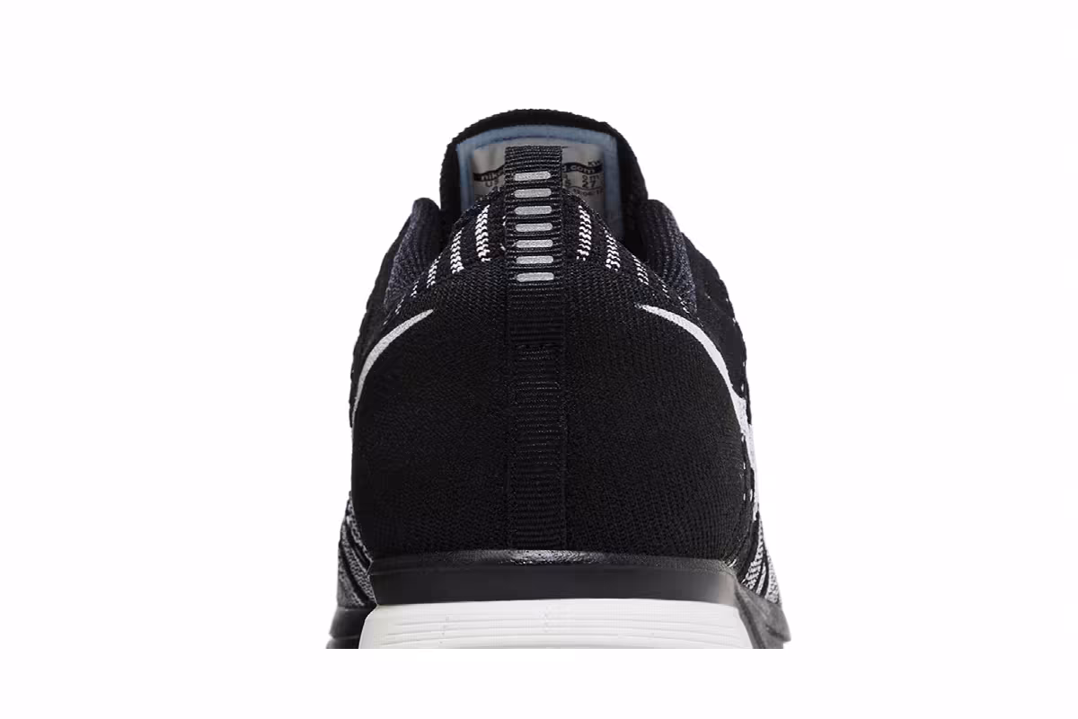 Nike Flyknit Trainer+ Black White, view 8