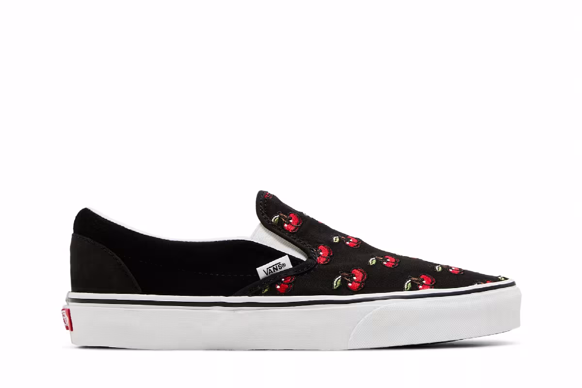 Vans Classic Slip-On Cherries Black, view 2