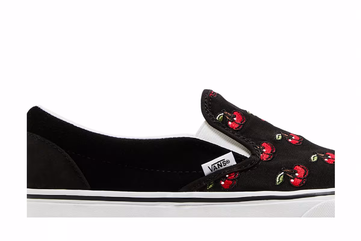 Vans Classic Slip-On Cherries Black, view 3