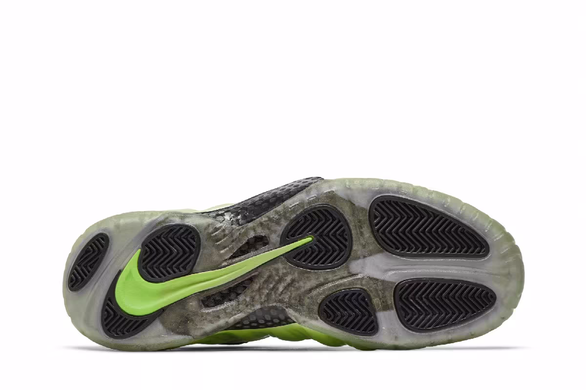 Nike Air Foamposite Pro Electric Green, view 5
