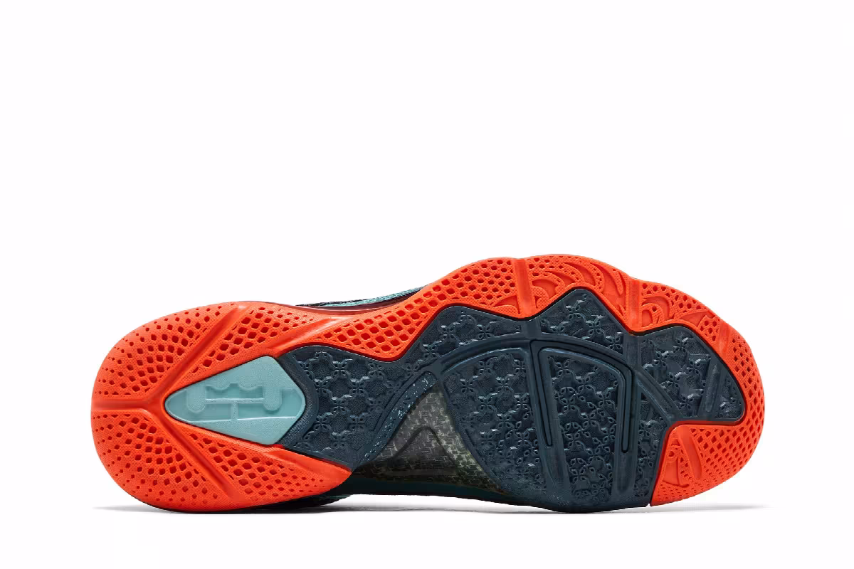 Nike LeBron 9 Cannon, view 5
