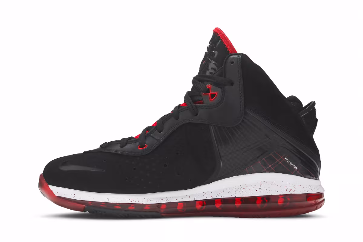 Nike LeBron 8 Bred, view 4