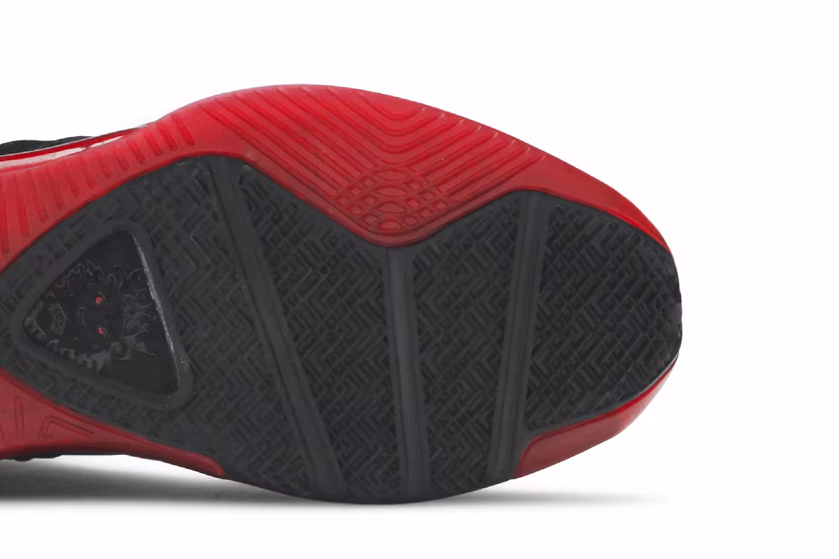 Nike LeBron 8 Bred, view 6