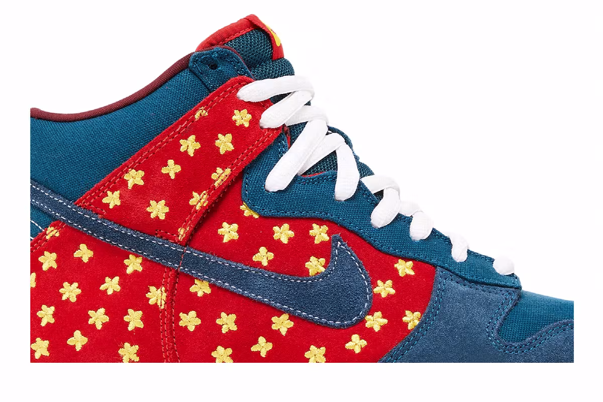Nike Dunk High Premium SB Quagmire, view 3