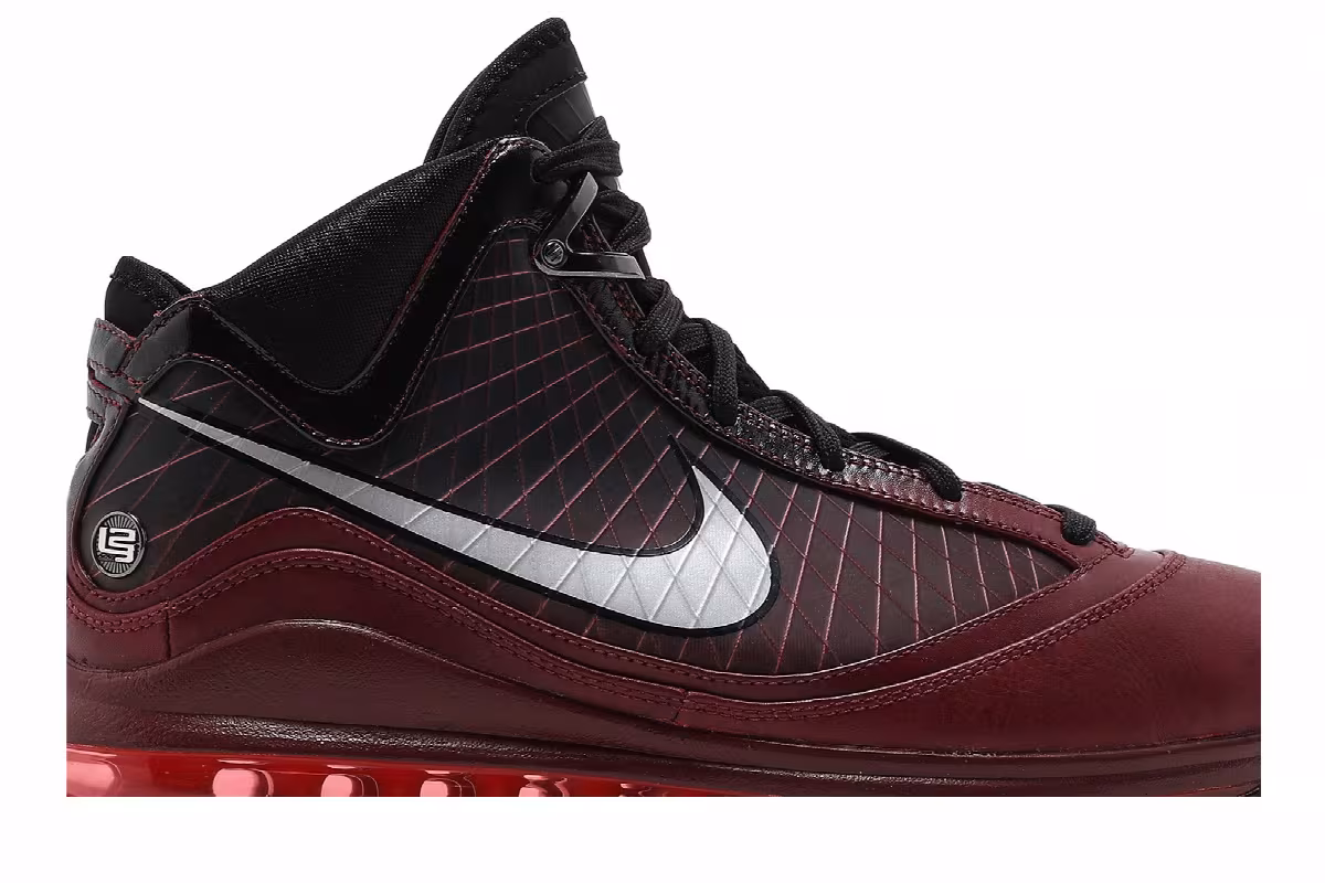 Nike Air Max LeBron 7 Xmas, view 3