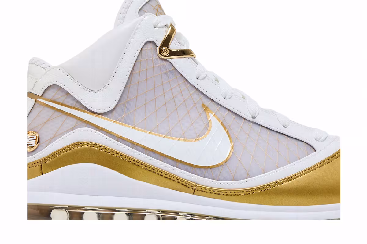 Nike Air Max LeBron 7 China Moon 2009, view 3