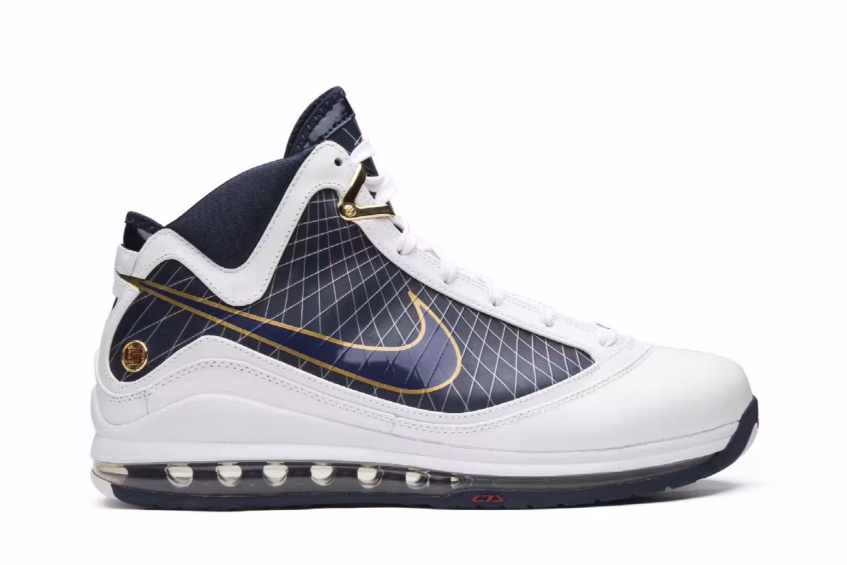 Nike Air Max LeBron 7 White Midnight Navy, view 2