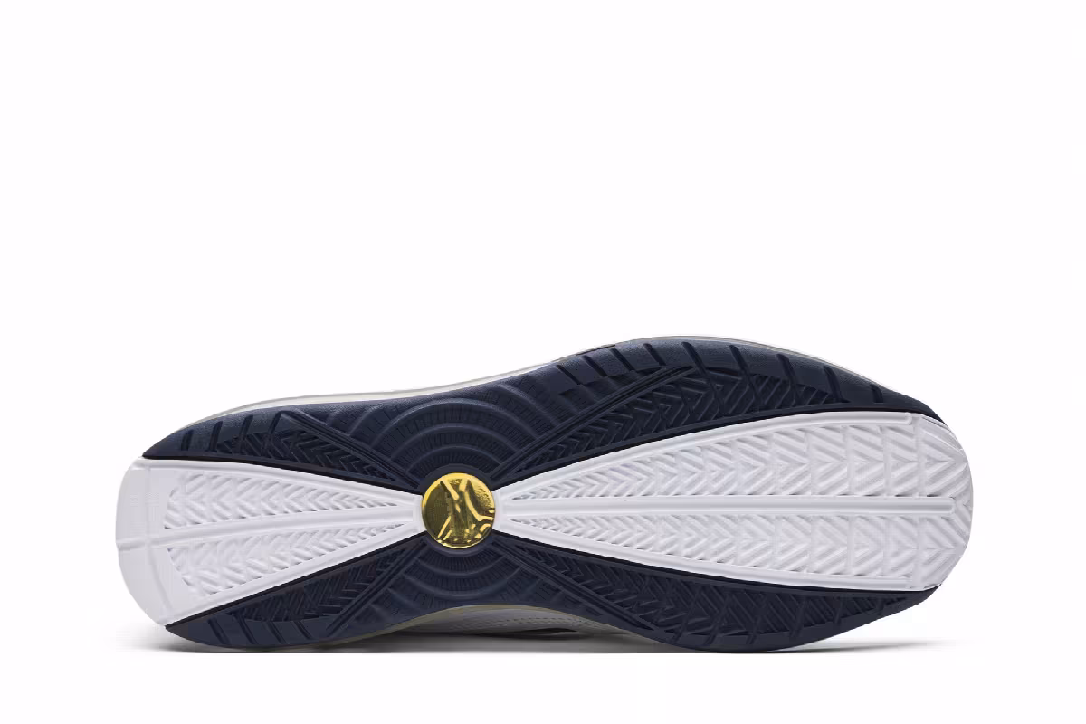 Nike Air Max LeBron 7 White Midnight Navy, view 5