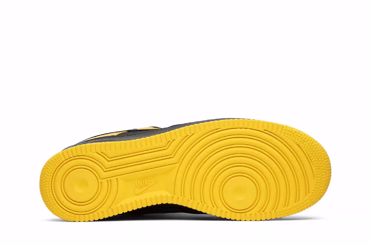 Undefeated x Livestrong x Nike Air Force 1 Low Supreme Livestrong, view 5
