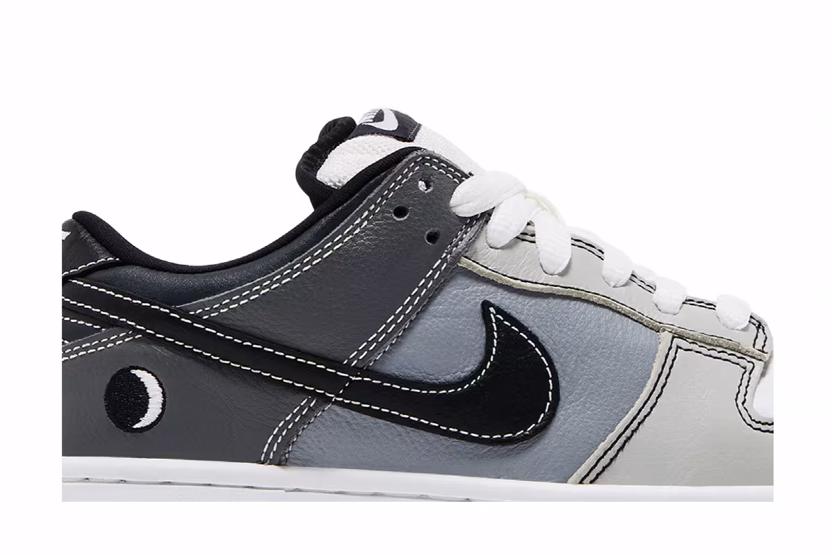 Nike Dunk Low Premium SB Lunar Eclipse West, view 3