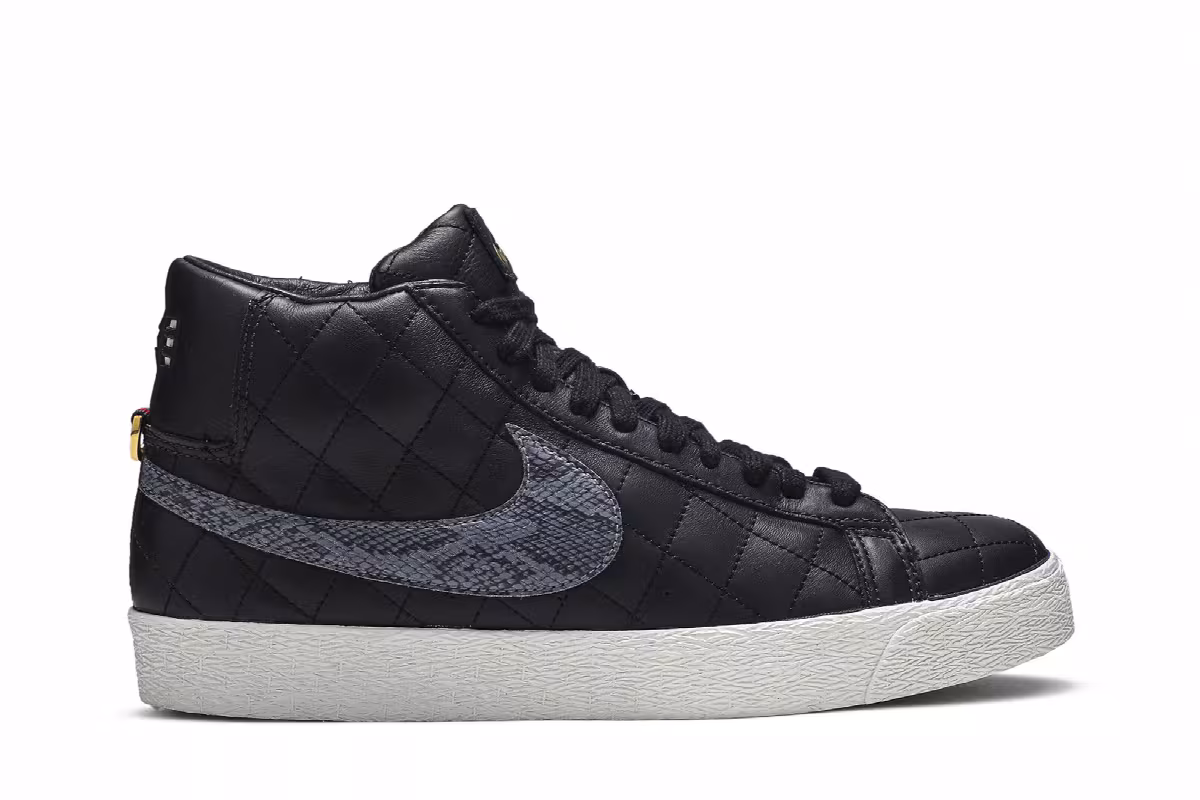 Supreme x Nike Blazer SB Black, view 2