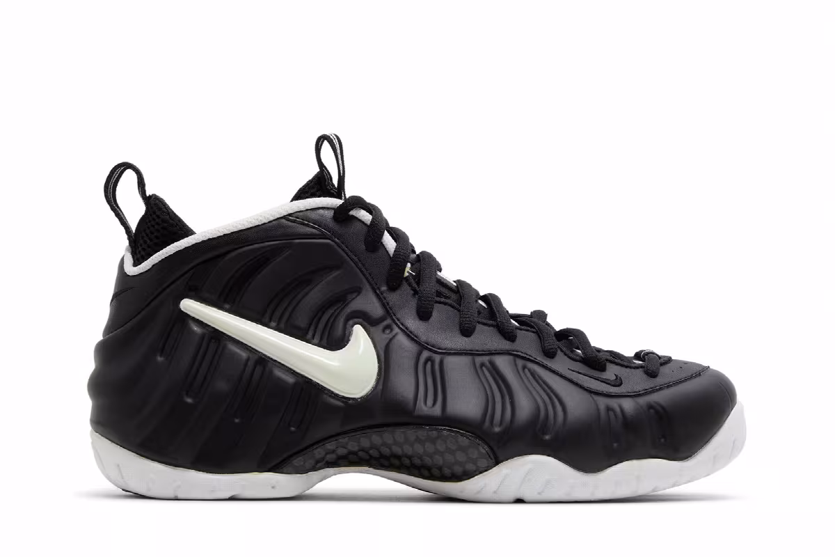 Nike Air Foamposite Pro Dr. Doom, view 2