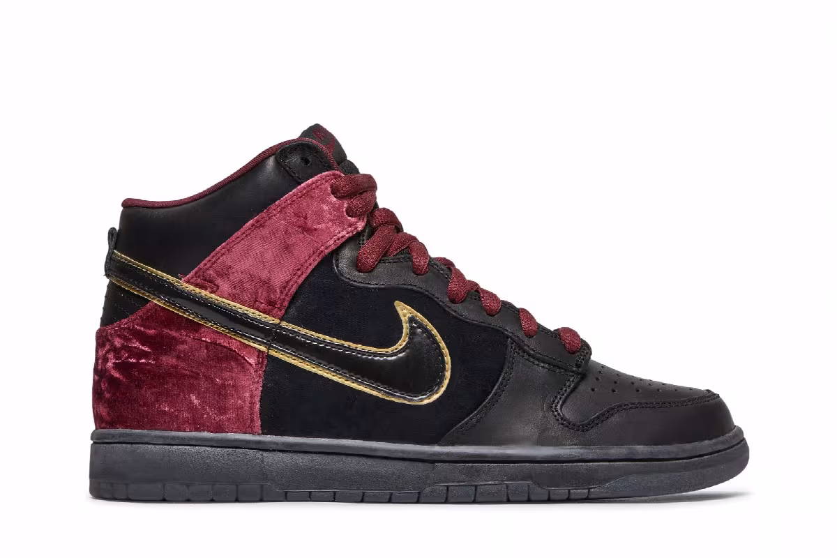 Nike Dunk High Premium SB Bloody Sunday, view 2