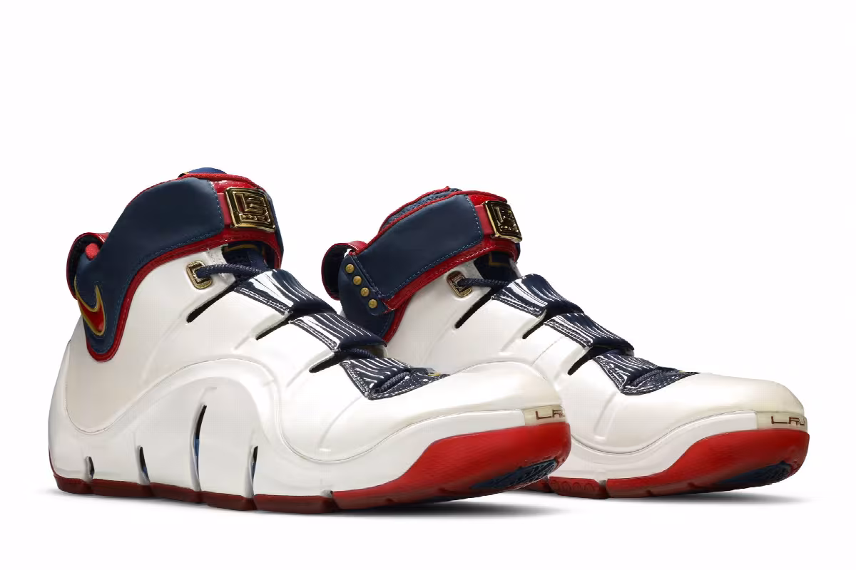Nike Zoom LeBron 4 Playoff, view 9