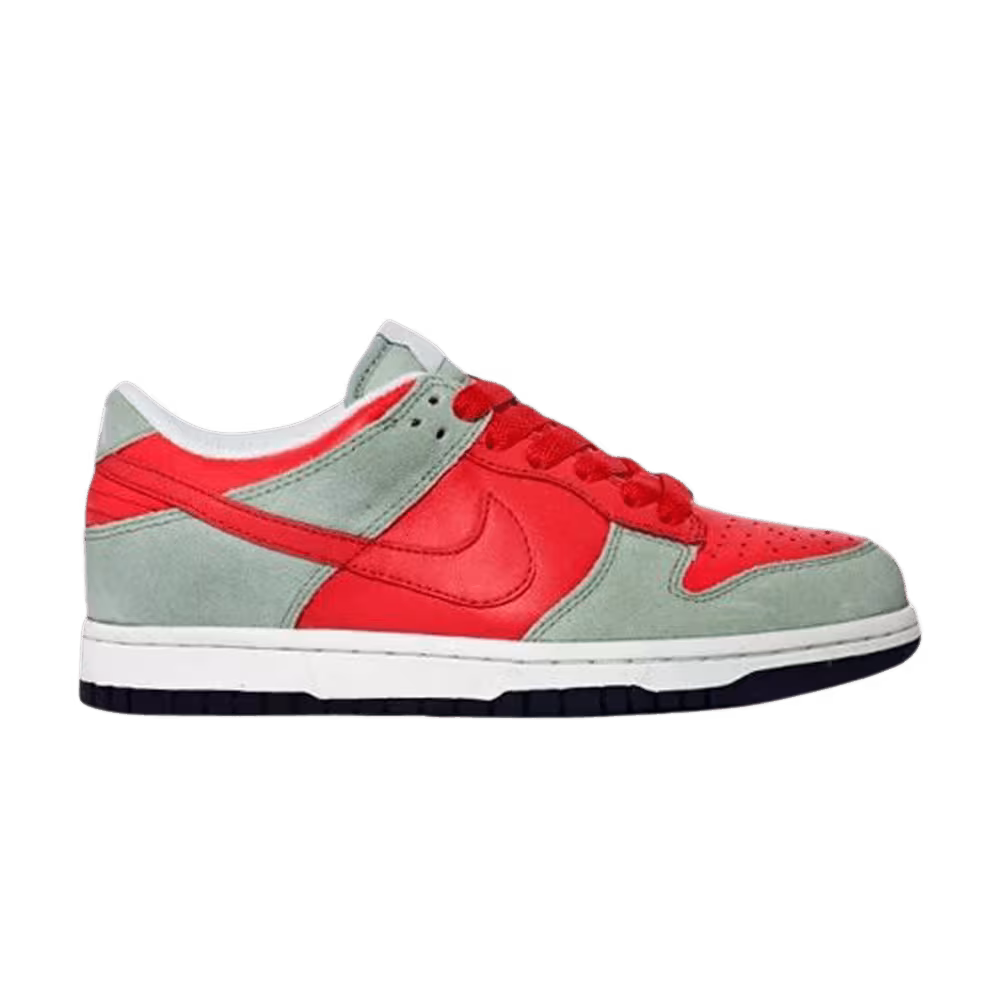 Nike Women's Dunk Low CL Chile