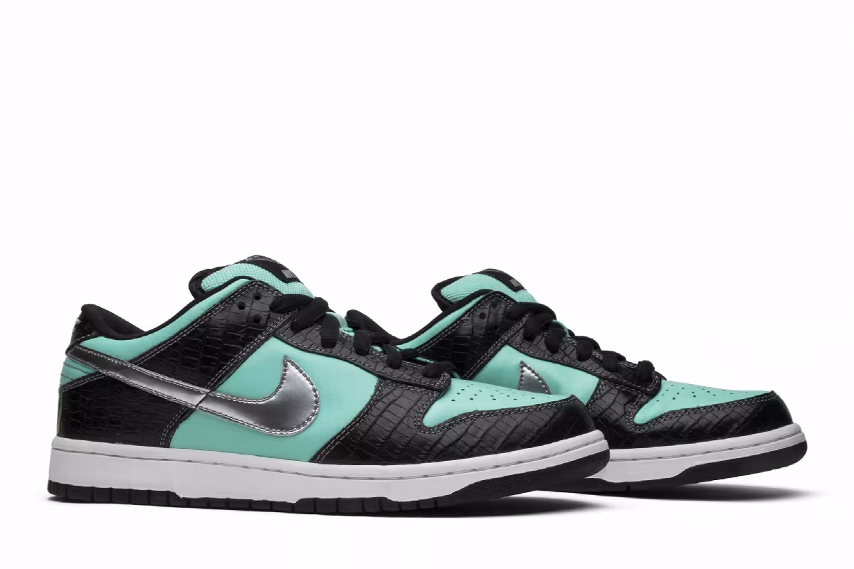 Diamond Supply Co. x Nike Dunk Low Pro SB Tiffany, view 9