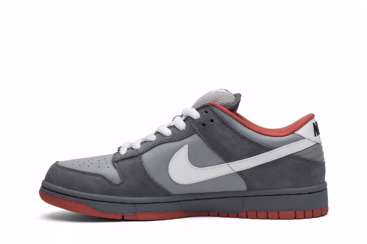 Jeff Staple x Nike Dunk Low Pro SB Pigeon, view 4