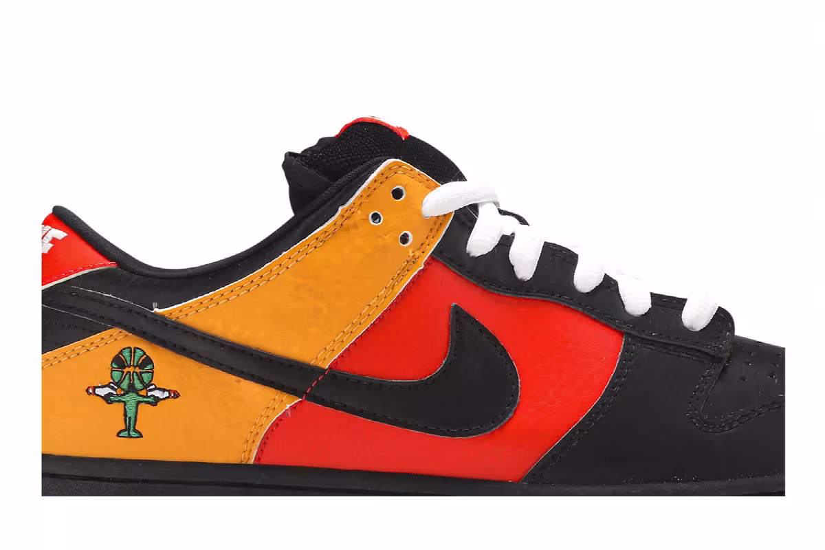 Nike Dunk Low Pro SB Raygun, view 3