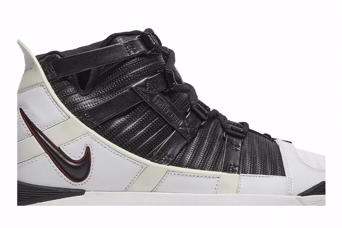 Nike Zoom LeBron 3 Home, view 3