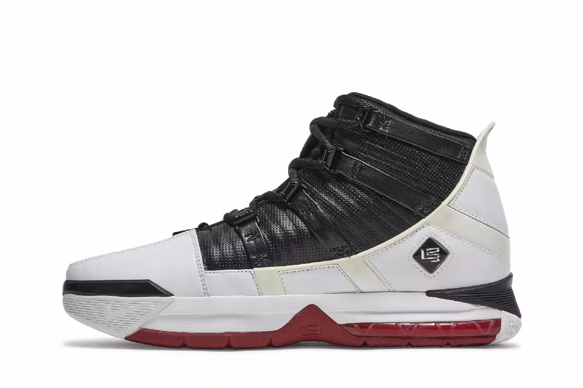 Nike Zoom LeBron 3 Home, view 4
