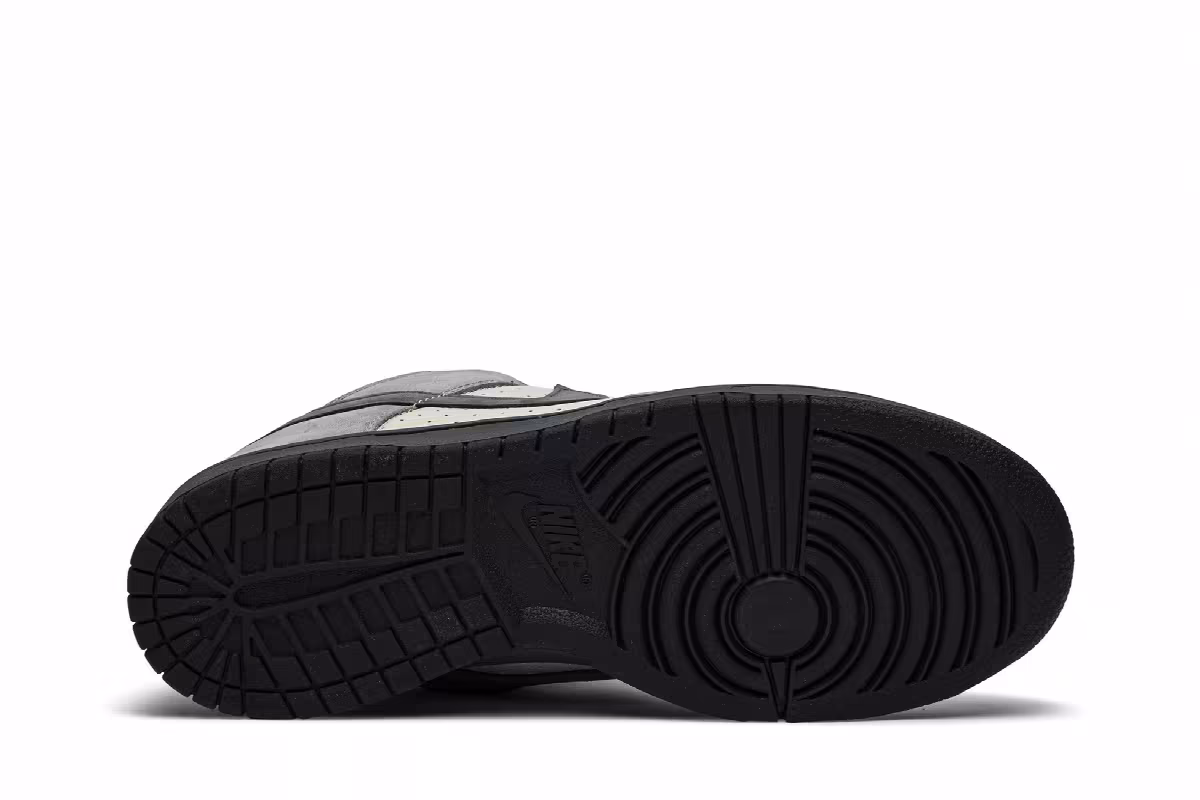 Nike Dunk Low Pro SB Band Aid, view 5