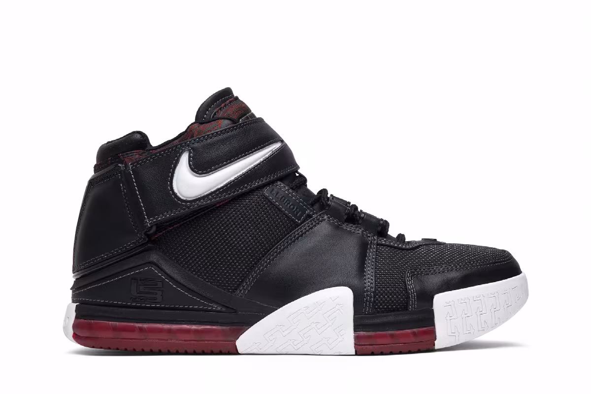 Nike Zoom LeBron 2 Black Crimson, view 2