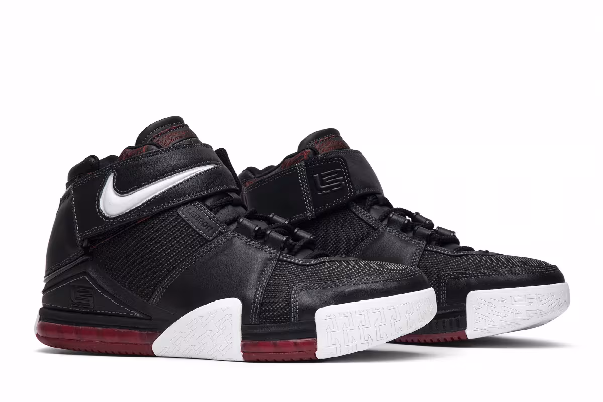 Nike Zoom LeBron 2 Black Crimson, view 9
