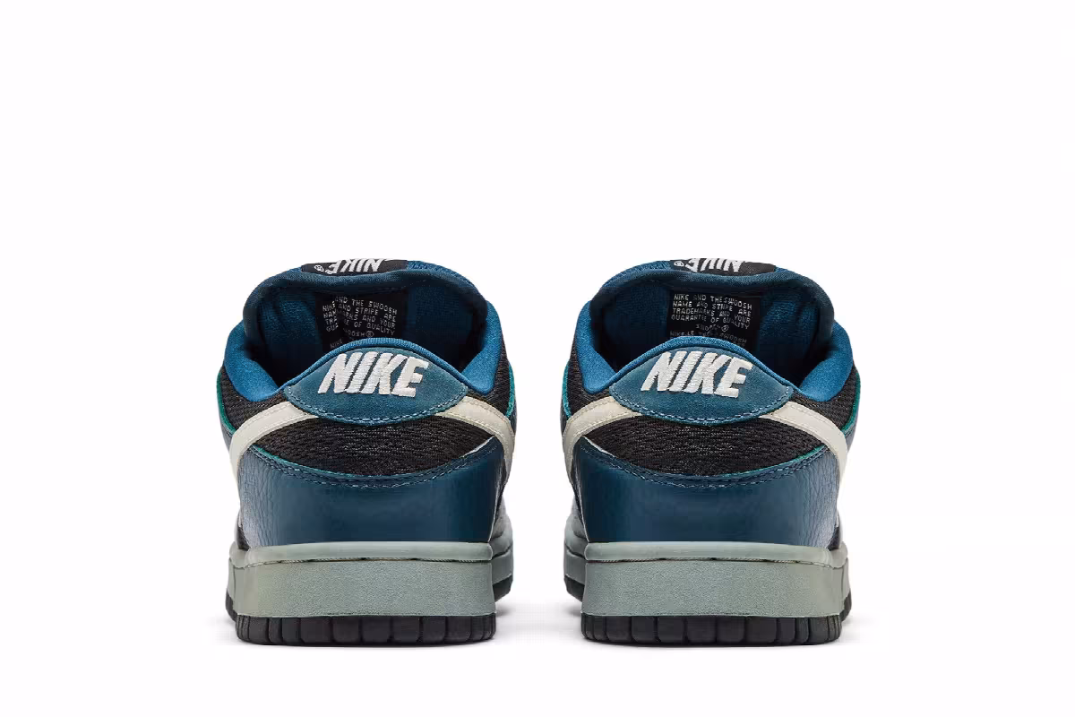 Nike Dunk Low Pro SB Futura, view 7