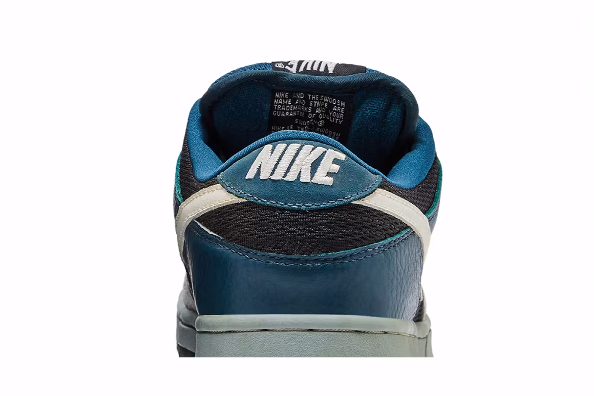 Nike Dunk Low Pro SB Futura, view 8