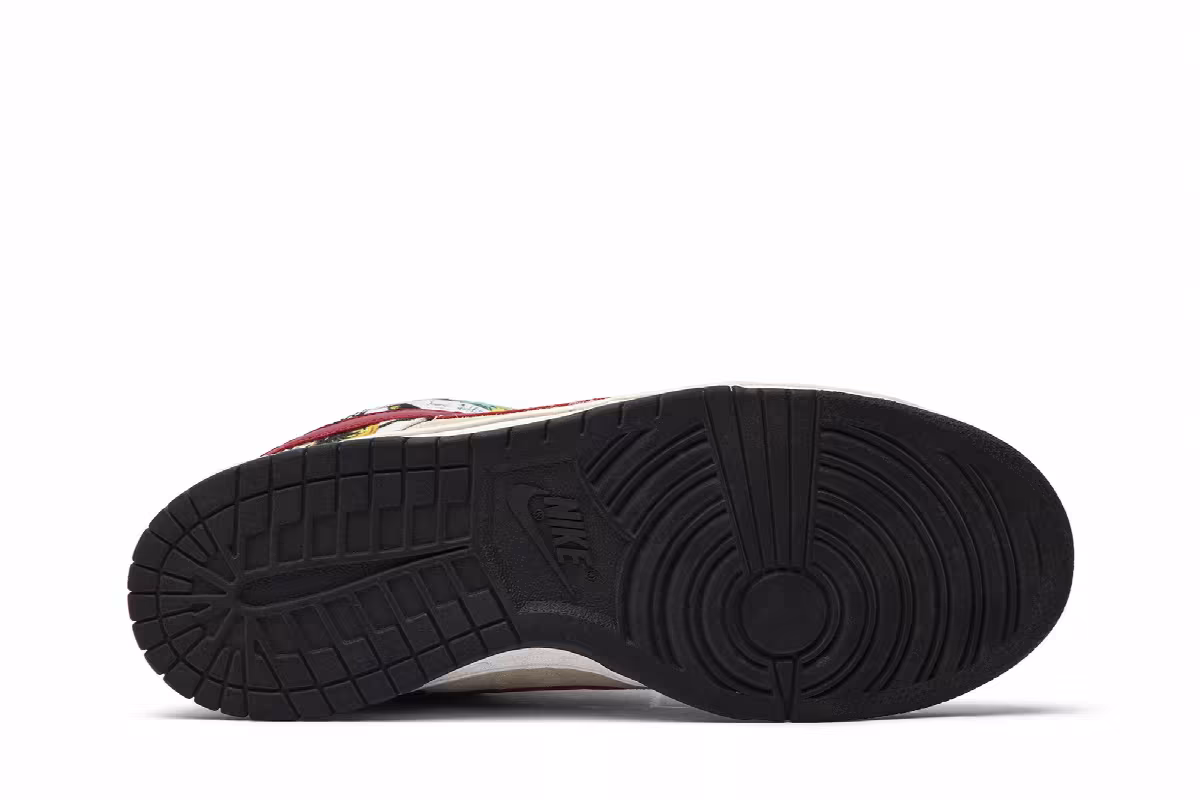 Nike Dunk Low Pro SB Paris, view 5