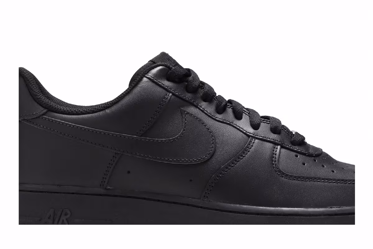 Nike Air Force 1 Triple Black, view 3