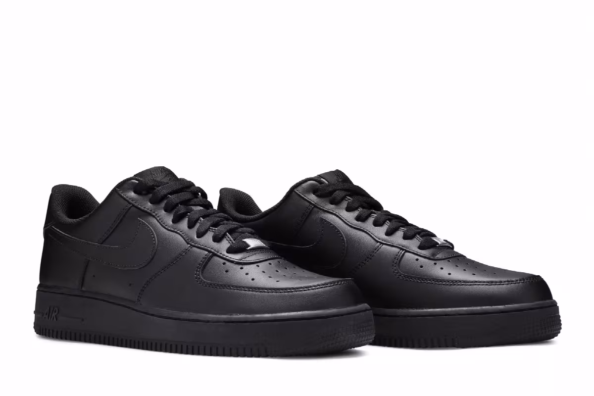 Nike Air Force 1 Triple Black, view 9