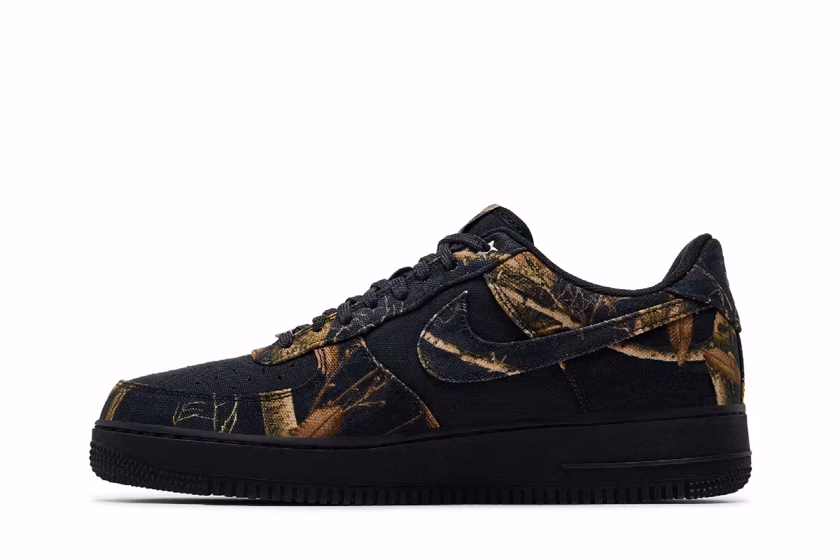 Realtree x Nike Air Force 1 Low Black Camo, view 4