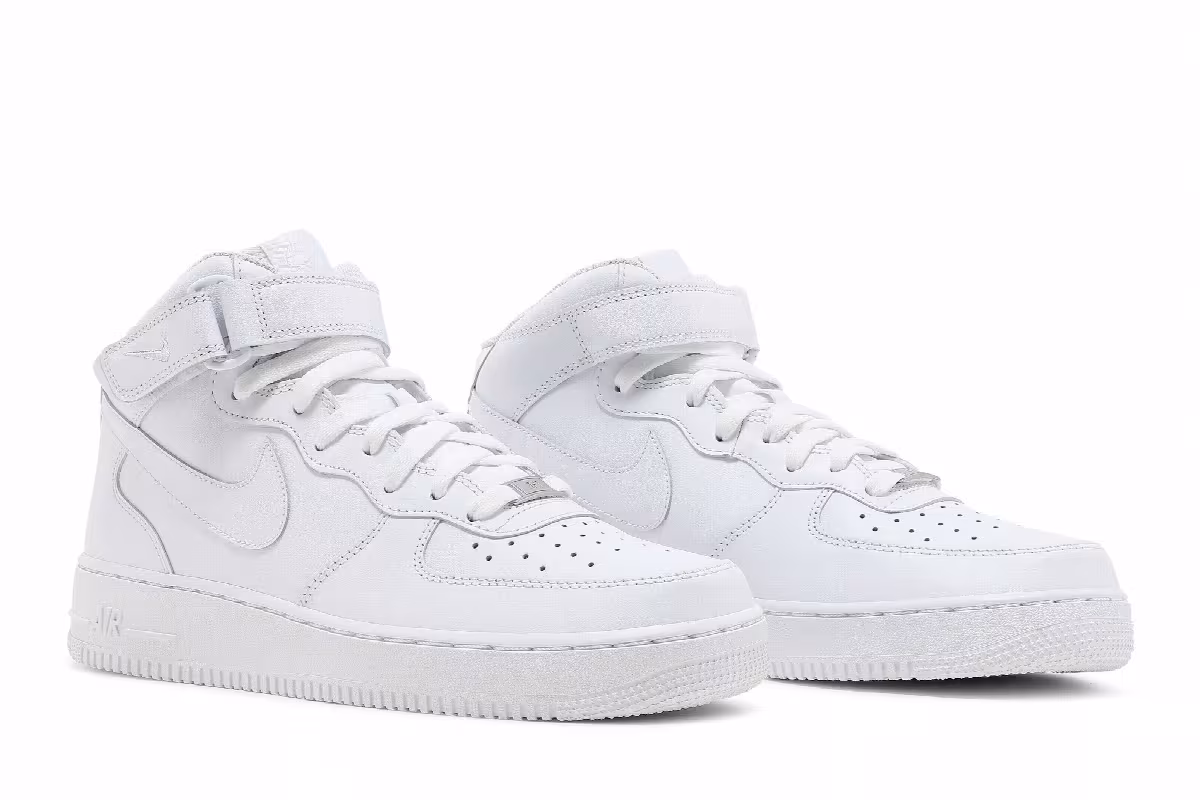 Nike Men's Air Force 1 Mid Triple White, view 9